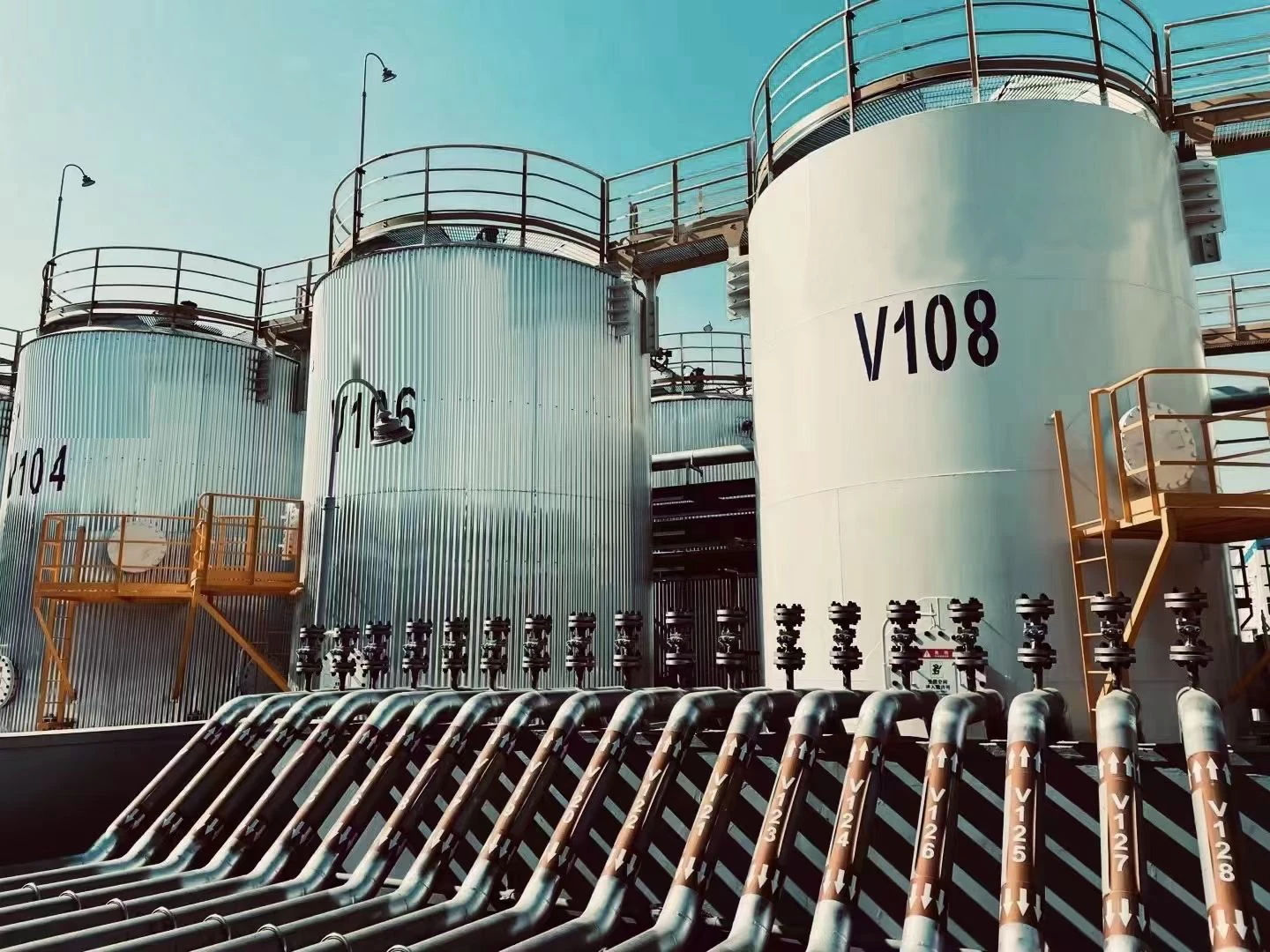 Tank farm and transfer pipework